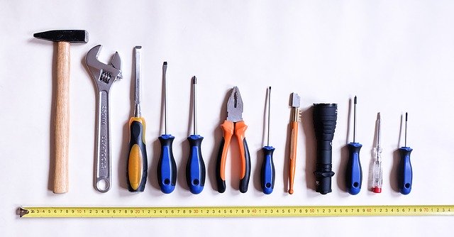 お詫びとエアコン室外機ルーバーの設置工事